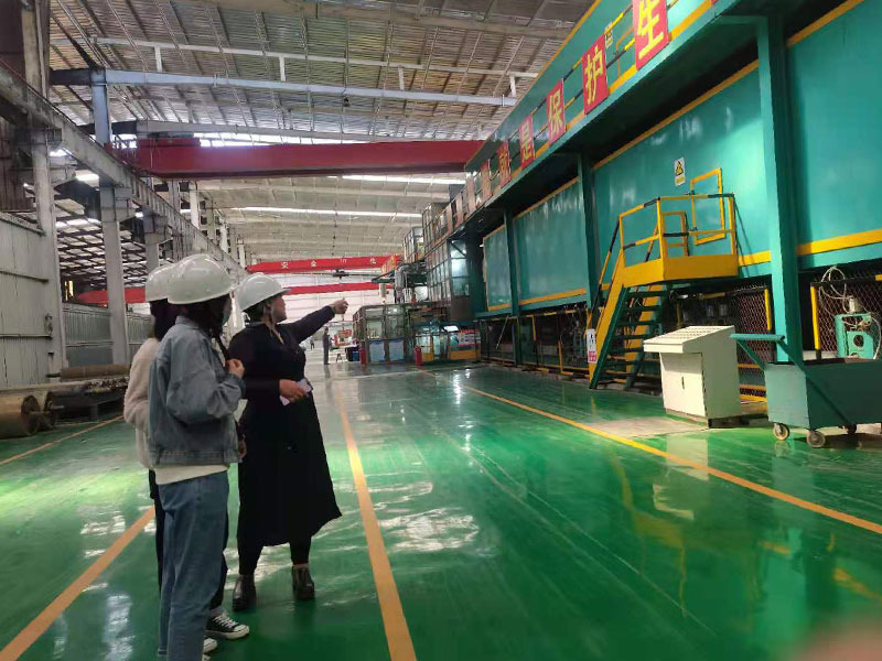 Customers in Wanzhi Group Factory