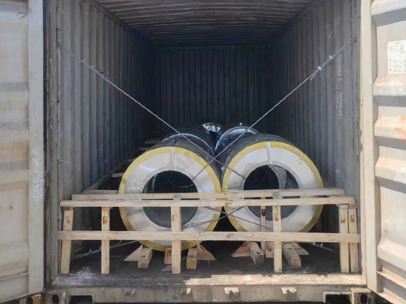 400 tons of Prepainted Galvanized Steel Transportation