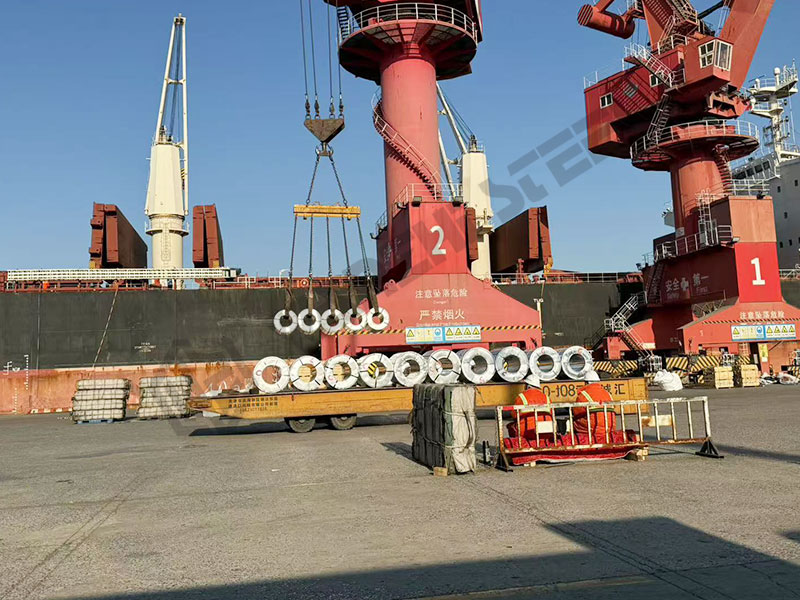 600 tons of Galvanized Steel Coils to UAE in Port