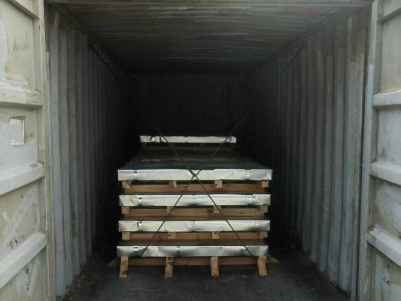 86 Tons of Zero Spangle Galvanized Steel Sheets Shipped to Serbia