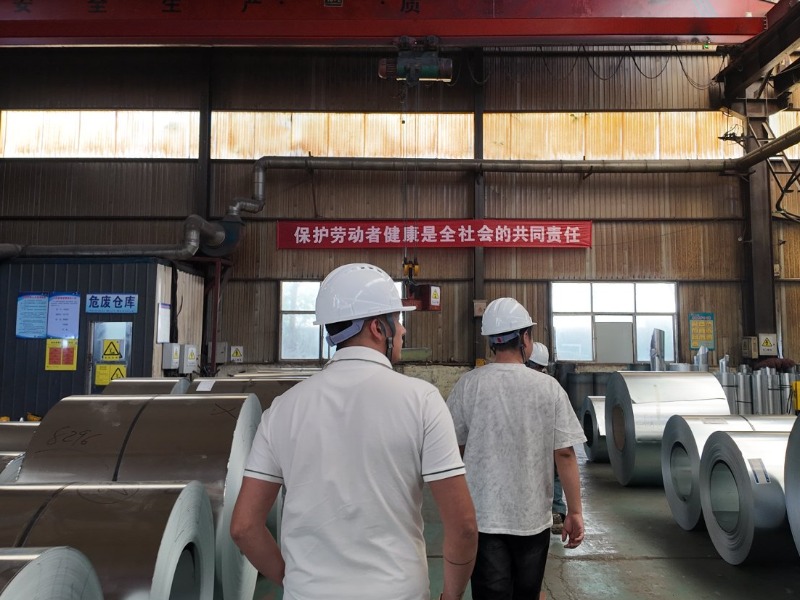 Clients in Wanzhi Steel Factory